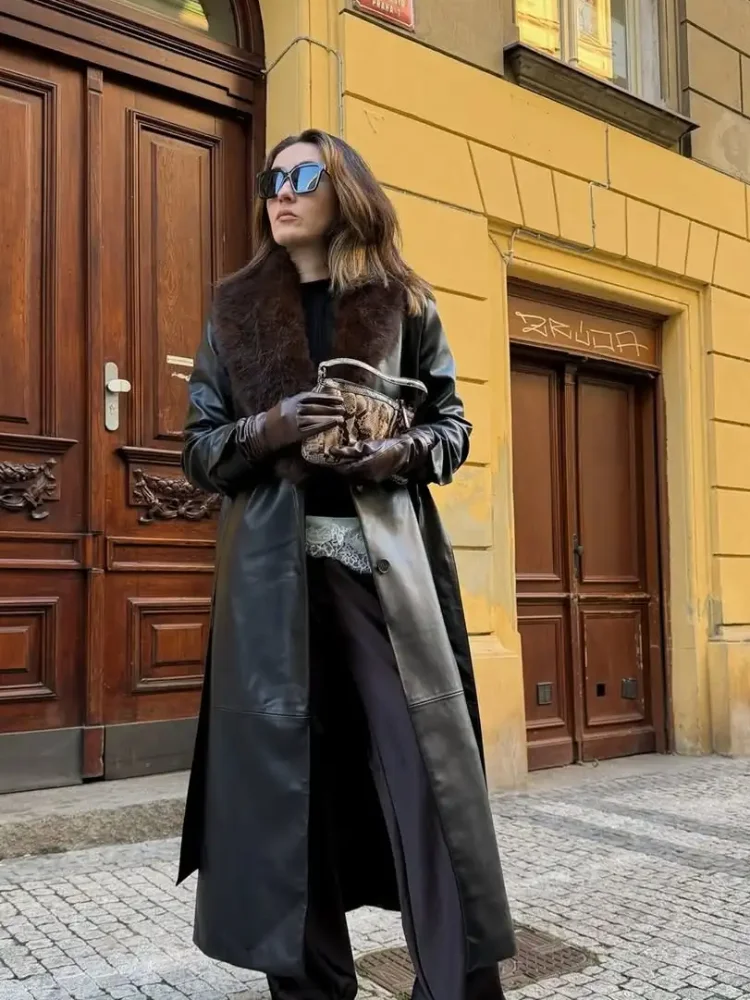 Fashion Black Detachable Fur Collar Leather Coat Women Full Sleeve V-neck Lace-up Long Coats 2026 New Daily Highstreet Jacket
Fashion Black Detachable Fur Collar Leather Coat Women Full Sleeve V-neck Lace-up Long Coats 2026 New Daily Highstreet Jacket
