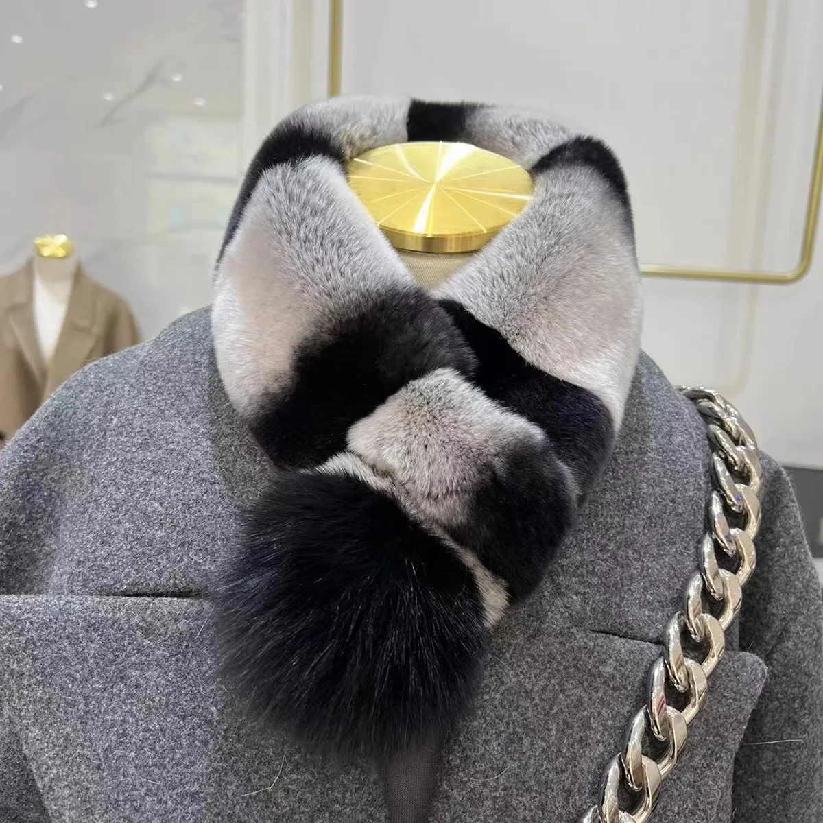 Natural Rabbit Fur Women's Luxury Soft Fur Contrast Color Winter Scarf Thermal Thicken Warm Genuine Fur Scarf Shawl TB111
Natural Rabbit Fur Women's Luxury Soft Fur Contrast Color Winter Scarf Thermal Thicken Warm Genuine Fur Scarf Shawl TB111