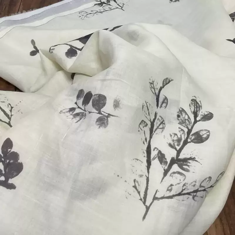 Pure ramie printed fabric, used for making high-end summer clothing sewing fabrics
Pure ramie printed fabric, used for making high-end summer clothing sewing fabrics