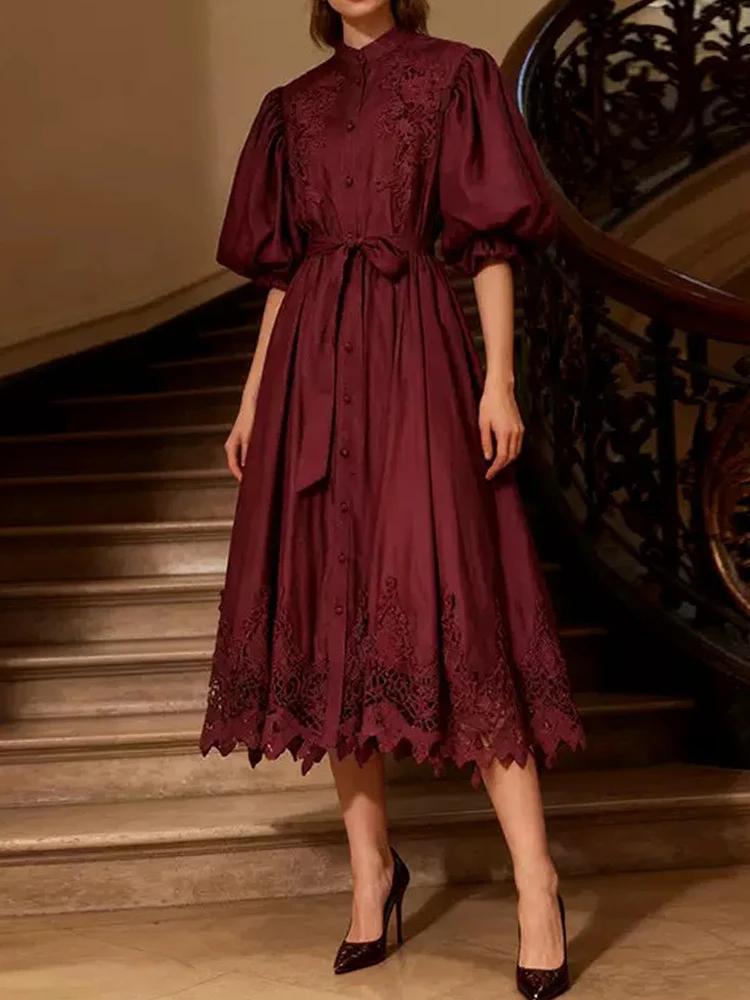 Retro summer women's new round neck puff sleeve embroidered single-breasted loose dress with slim and big A-shaped dress.
Retro summer women's new round neck puff sleeve embroidered single-breasted loose dress with slim and big A-shaped dress.