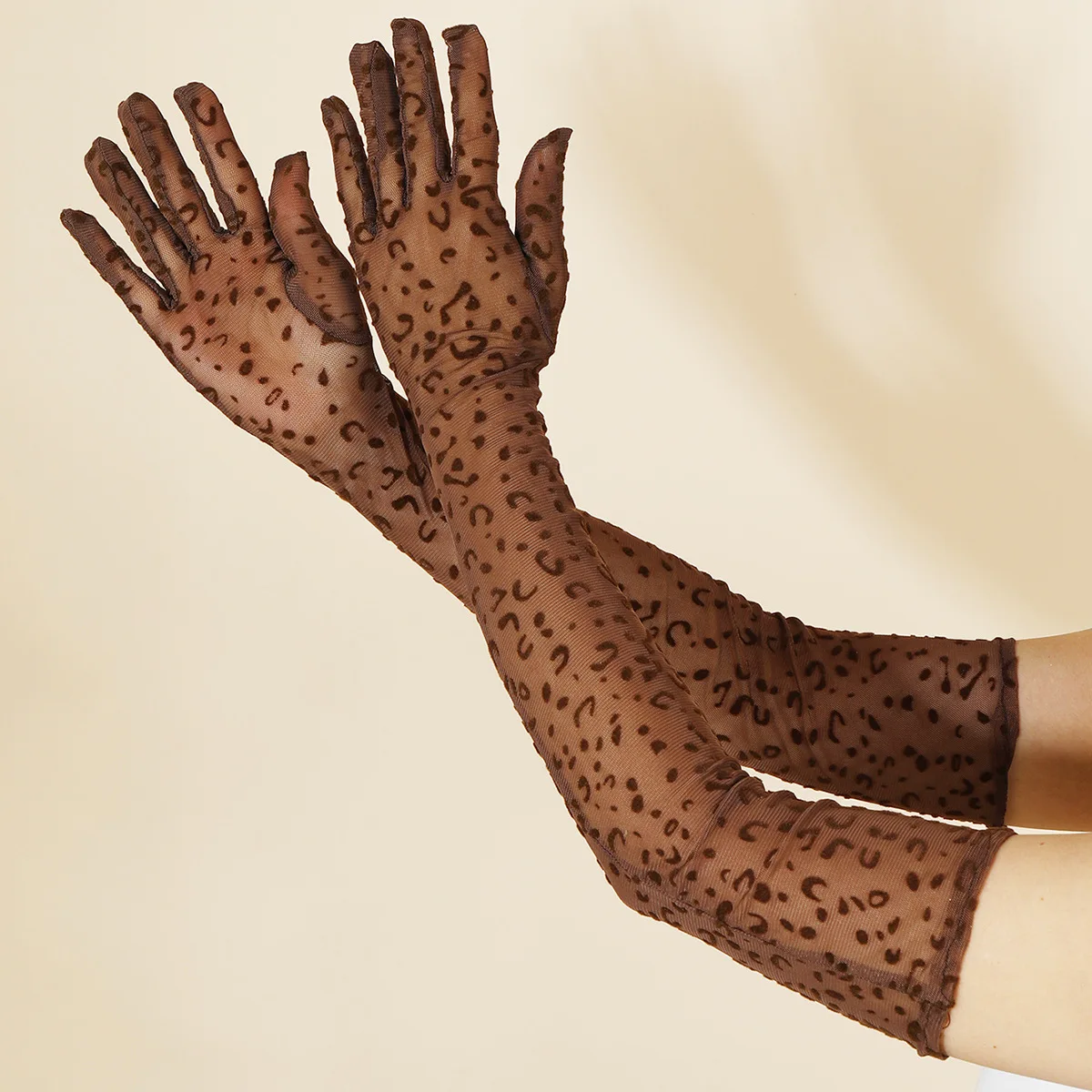 Long Fashionable Leopard Print Hollow out Mesh Gloves Comfortable Breathable Velvet Fingered Gloves for Party Performance
Long Fashionable Leopard Print Hollow out Mesh Gloves Comfortable Breathable Velvet Fingered Gloves for Party Performance