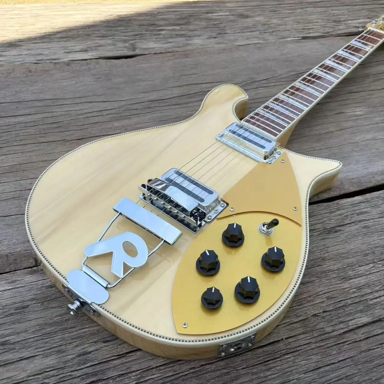 Natural 660 Electric Guitar Stainless Steel Frets 6 String Guitarra Gold Pickguard Checkerboard Binding
Natural 660 Electric Guitar Stainless Steel Frets 6 String Guitarra Gold Pickguard Checkerboard Binding