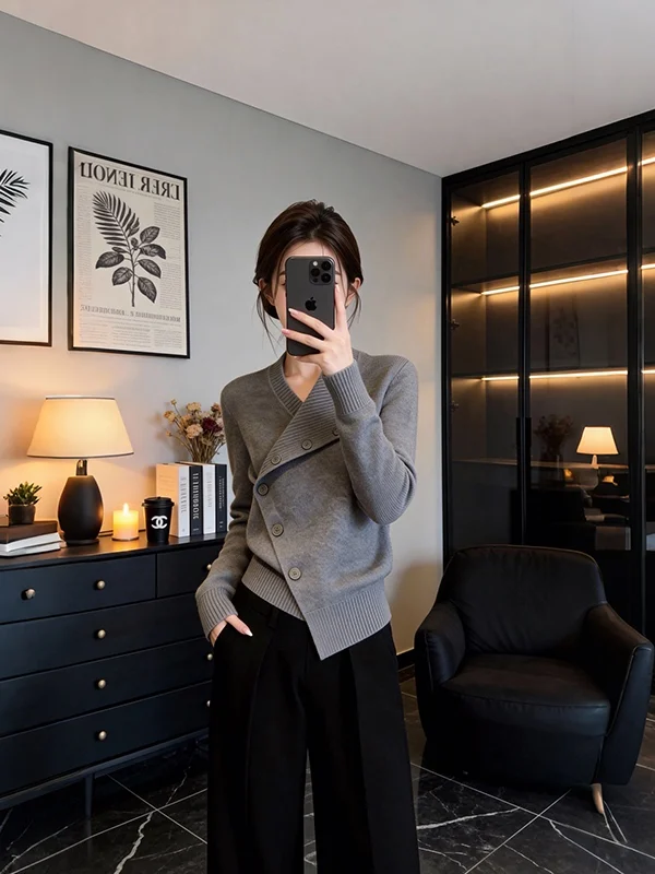 Gray Knitted Long Sleeve Women's Top Trendy Asymmetrical Versatile Spring Autumn Fashion Korean Style Commute Friendly
Gray Knitted Long Sleeve Women's Top Trendy Asymmetrical Versatile Spring Autumn Fashion Korean Style Commute Friendly