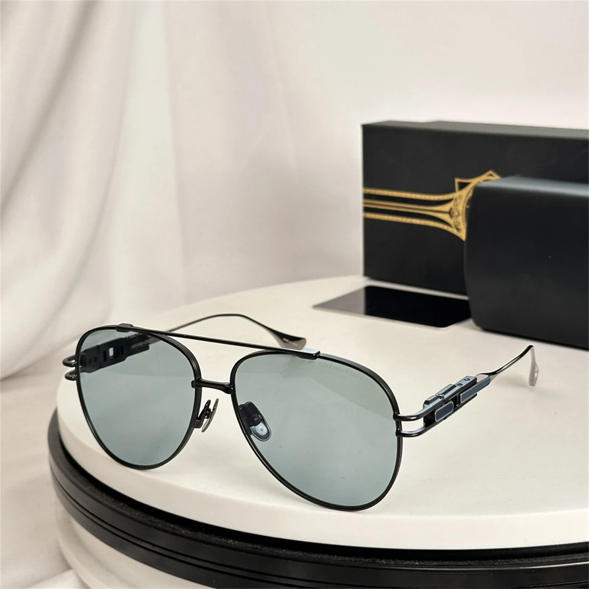 ADITA GRAND-EMPERIK 180 Luxury Mens and Womens Sunglasses Top Quality Designer Eyeglasses Acetate UV400
ADITA GRAND-EMPERIK 180 Luxury Mens and Womens Sunglasses Top Quality Designer Eyeglasses Acetate UV400