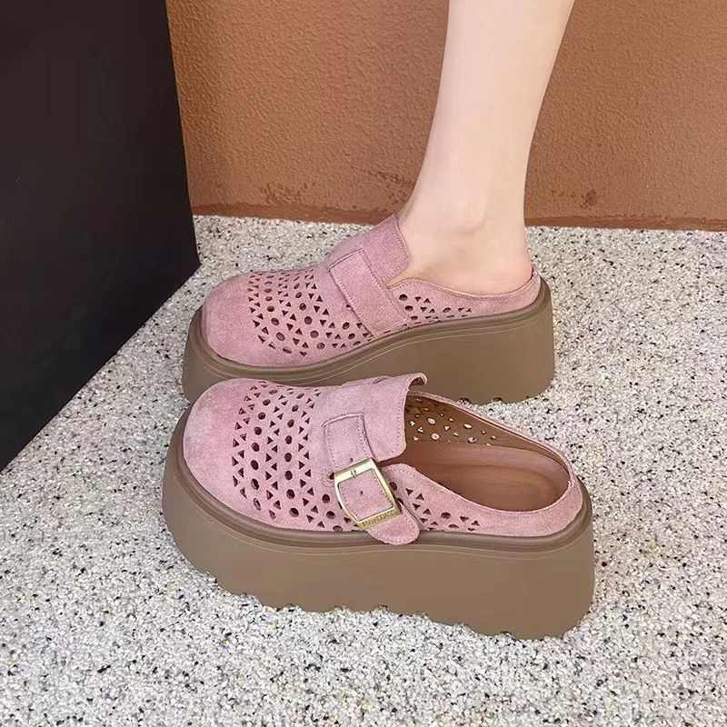Women's Summer Perforated Mules | Retro Suede Adjustable Buckle Closed-Toe Slides | Platform Wedge Sandals for Height Boost
Women's Summer Perforated Mules | Retro Suede Adjustable Buckle Closed-Toe Slides | Platform Wedge Sandals for Height Boost