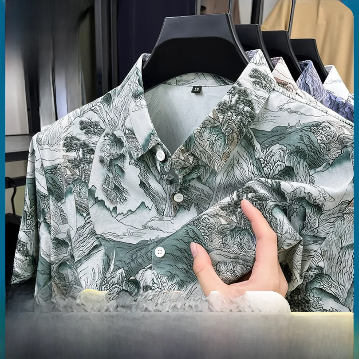 Новая летняя мужская рубашка из высококачественного тусс-шелка с принтом, тонкая, немнущаяся, не требующая глажки, для делового и повседневного стиля.
Новая летняя мужская рубашка из высококачественного тусс-шелка с принтом, тонкая, немнущаяся, не требующая глажки, для делового и повседневного стиля.