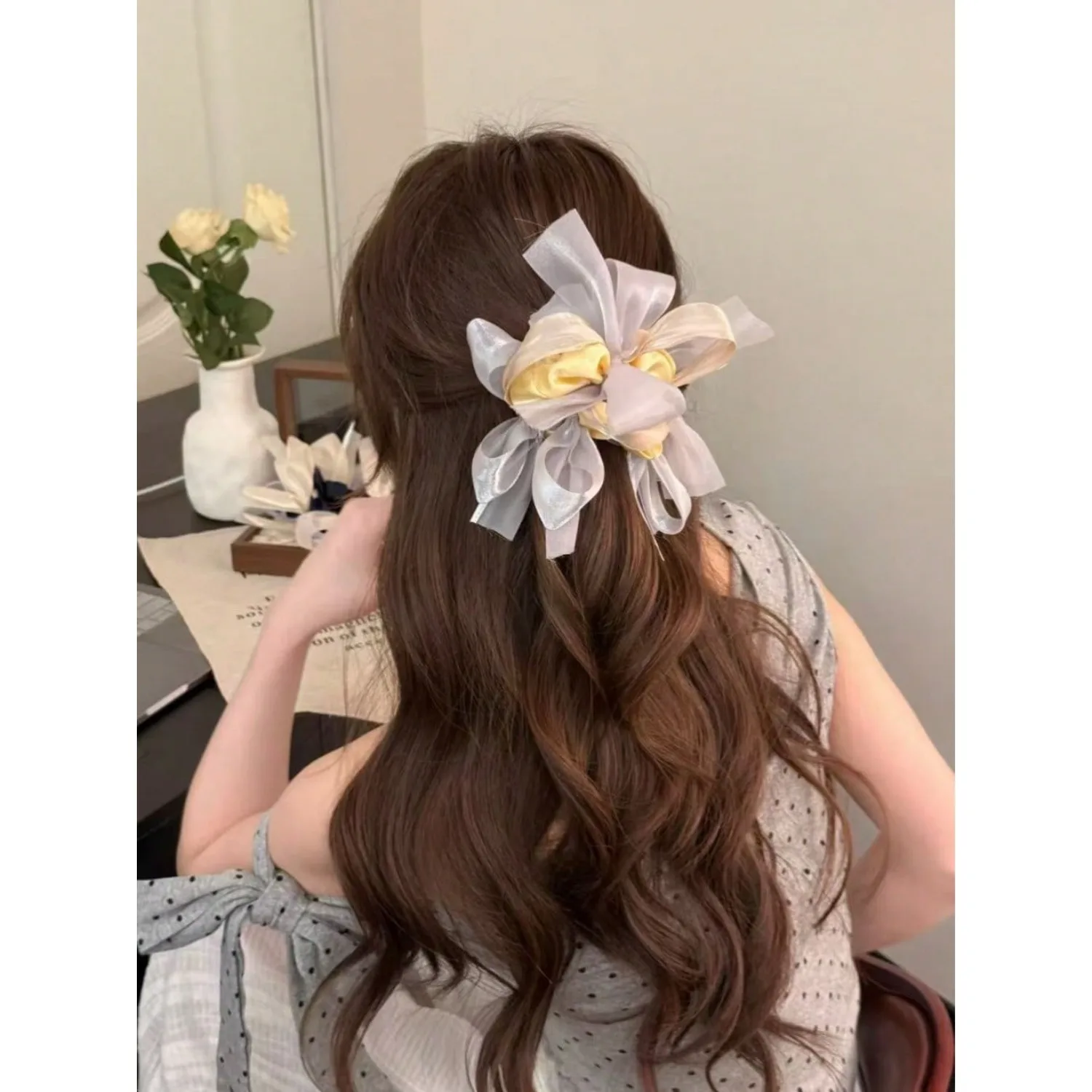 Fashionable Satin Contrasting Polka Dot Large Intestine Hair Loop, Versatile Summer Hair String Hair Loop Decoration
Fashionable Satin Contrasting Polka Dot Large Intestine Hair Loop, Versatile Summer Hair String Hair Loop Decoration
