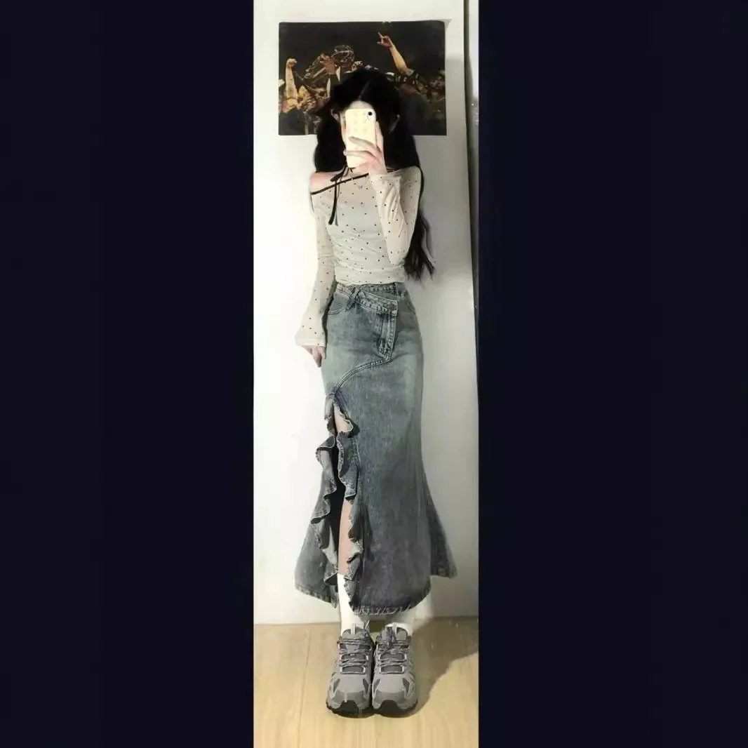 Pop Vintage Distressed Wave Side Slit Denim Skirt For Women High-waisted Slimming Hip-hugging Long Skirt Design Sensibility
Pop Vintage Distressed Wave Side Slit Denim Skirt For Women High-waisted Slimming Hip-hugging Long Skirt Design Sensibility