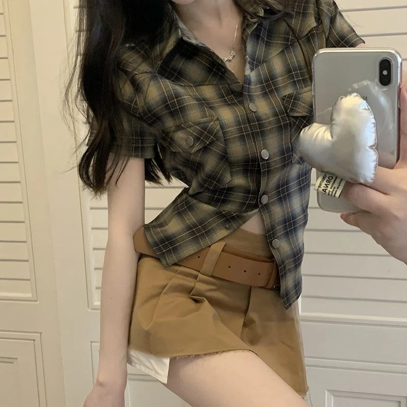 Женские летние рубашки в клетку, свободные топы с коротким рукавом, универсальные нежные простые приталенные дышащие шикарные Новые Модные дышащие рубашки на пуговицах 
Женские летние рубашки в клетку, свободные топы с коротким рукавом, универсальные нежные простые приталенные дышащие шикарные Новые Модные дышащие рубашки на пуговицах