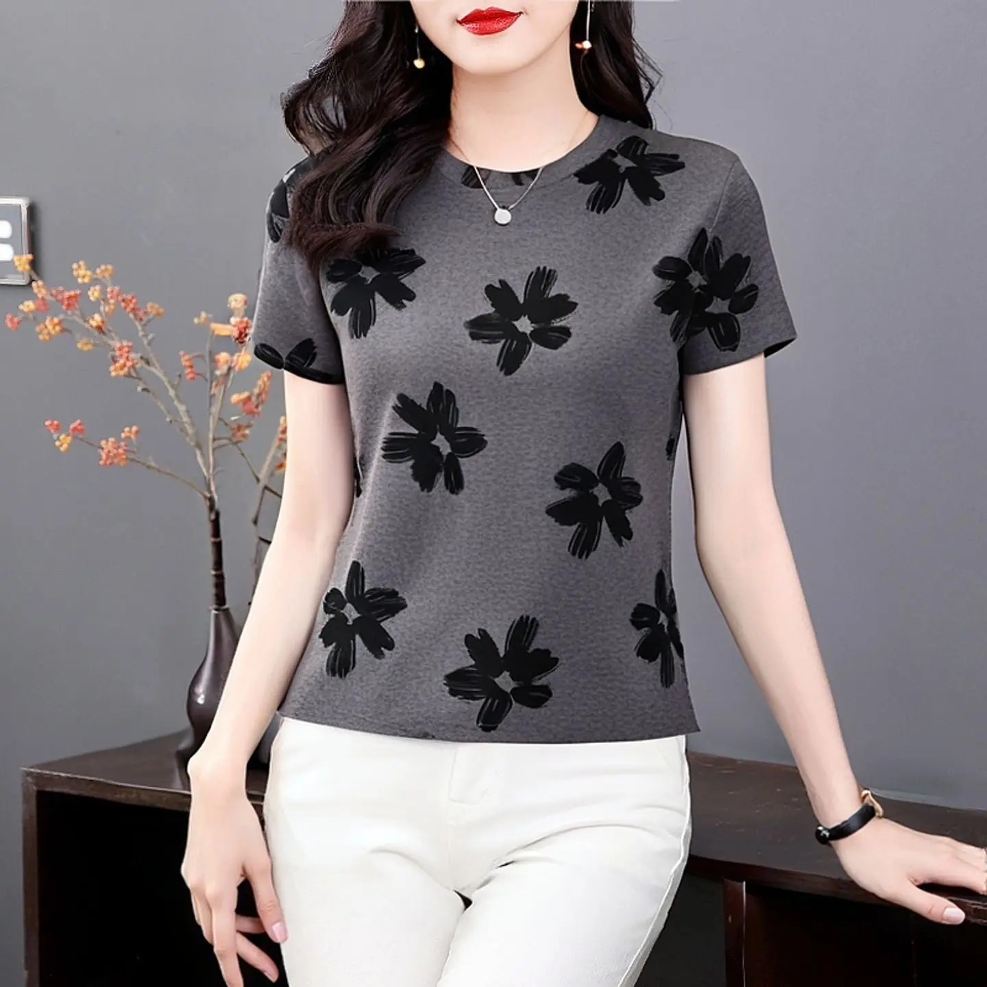 Comfortable Loose Short Sleeve round Neck T-Shirt for Middle-Aged Women Summer Casual Print Mom Clothes Polyester Fiber
Comfortable Loose Short Sleeve round Neck T-Shirt for Middle-Aged Women Summer Casual Print Mom Clothes Polyester Fiber