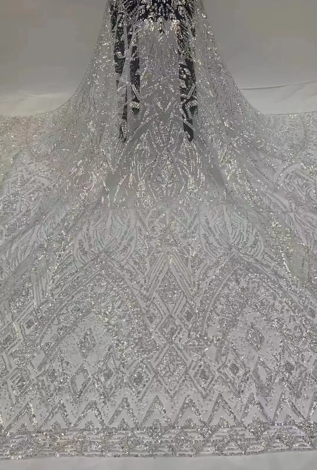 African New Design Beaded Sequins Lace J-1222625 Tulle Mesh Embroidered Fabric For Party Dress
African New Design Beaded Sequins Lace J-1222625 Tulle Mesh Embroidered Fabric For Party Dress