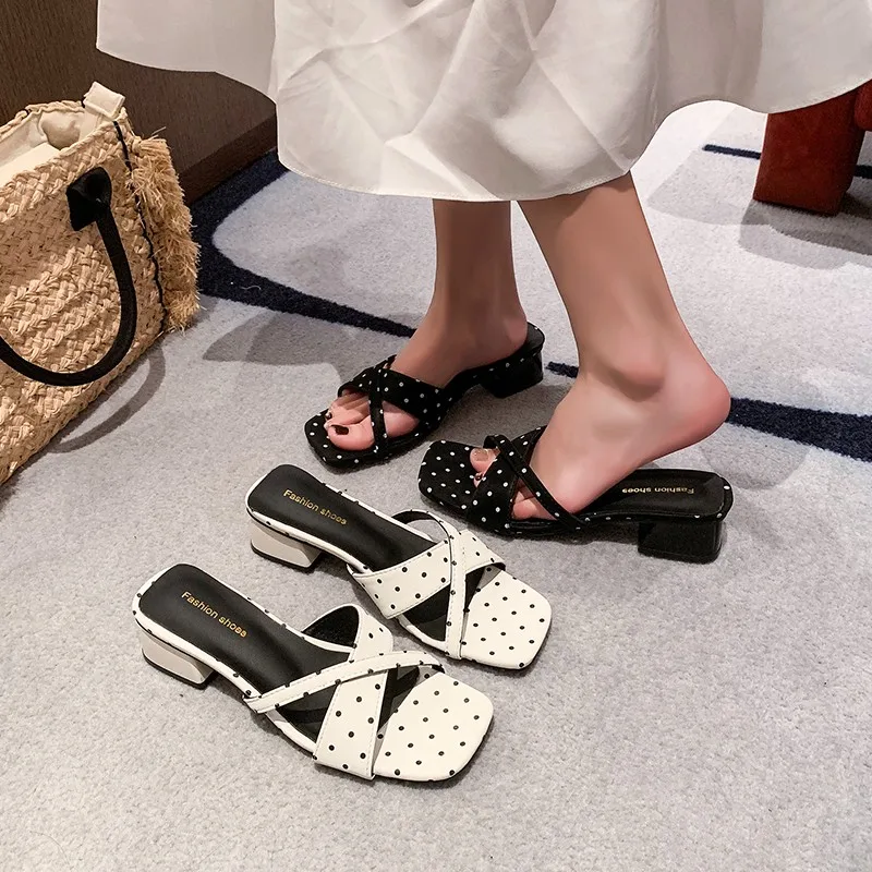 2026 New Summer Polka Dot Women Slippers Concise Open Toe Thick Heel Dress Slide Ladies Non Slip Beach Vacation Sandalias
2026 New Summer Polka Dot Women Slippers Concise Open Toe Thick Heel Dress Slide Ladies Non Slip Beach Vacation Sandalias