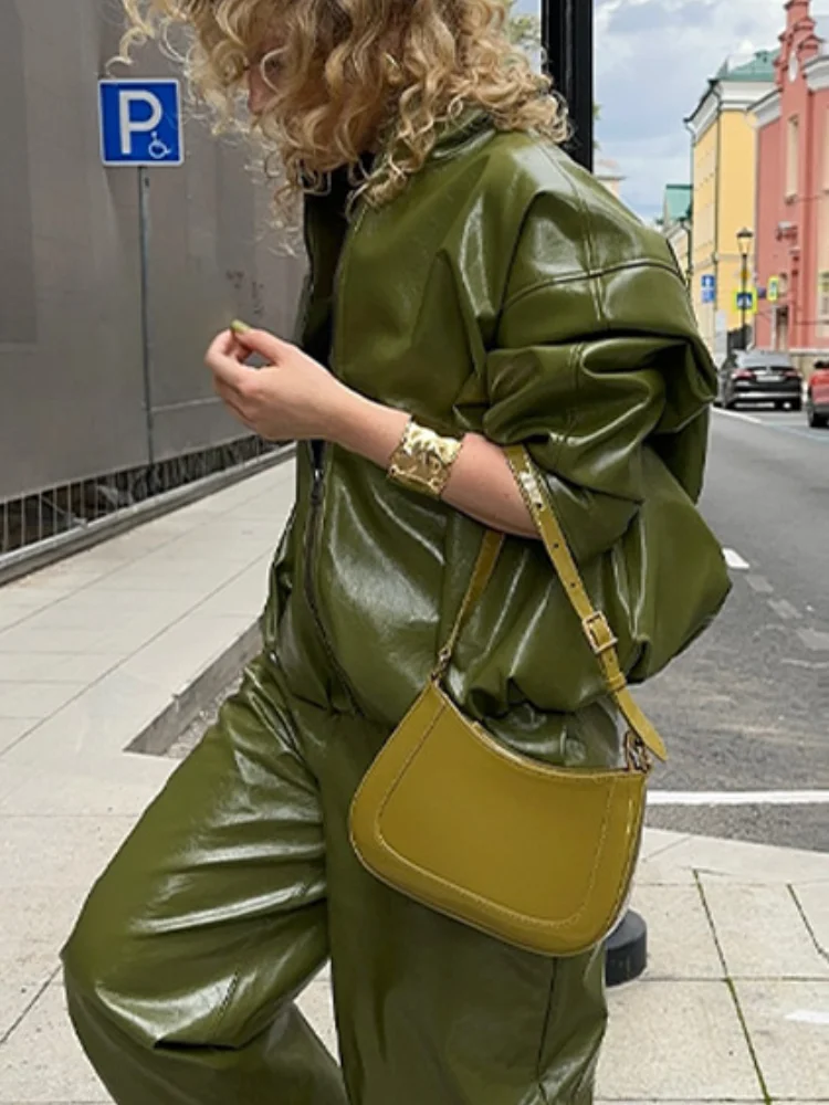 Куртка из искусственной кожи в стиле ретро, комплект с тонкой юбкой, женские повседневные однотонные куртки на молнии, длинные юбки, комплекты женской осенней шикарной уличной одежды 2023 г.
Куртка из искусственной кожи в стиле ретро, комплект с тонкой юбкой, женские повседневные однотонные куртки на молнии, длинные юбки, комплекты женской осенней шикарной уличной одежды 2023 г.