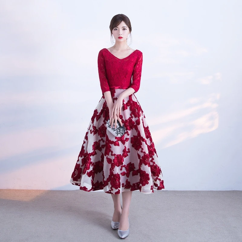 Элегантное красное кружевное вечернее платье с V-образным вырезом и рукавом до локтя для свадебных торжеств и банкетов, длинная юбка, для отелей и помещений с кондиционером
Элегантное красное кружевное вечернее платье с V-образным вырезом и рукавом до локтя для свадебных торжеств и банкетов, длинная юбка, для отелей и помещений с кондиционером