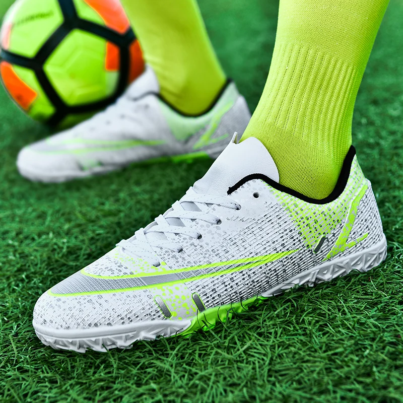 2025New Comfortable Casual Studded Couple Style Fashion Soccer Shoes 36-45 High-quality Couple's Sports Shoes
2025New Comfortable Casual Studded Couple Style Fashion Soccer Shoes 36-45 High-quality Couple's Sports Shoes