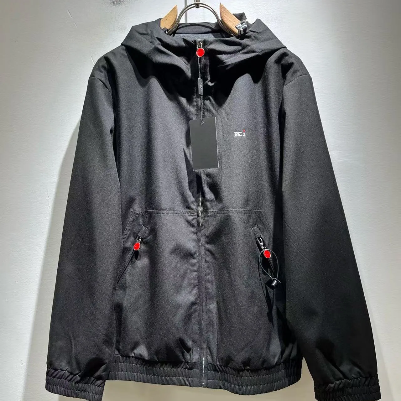 Kiton Италия, осенне-зимняя новая модная повседневная куртка с капюшоном и вышивкой, мужское деловое универсальное пальто в стиле старых денег
Kiton Италия, осенне-зимняя новая модная повседневная куртка с капюшоном и вышивкой, мужское деловое универсальное пальто в стиле старых денег