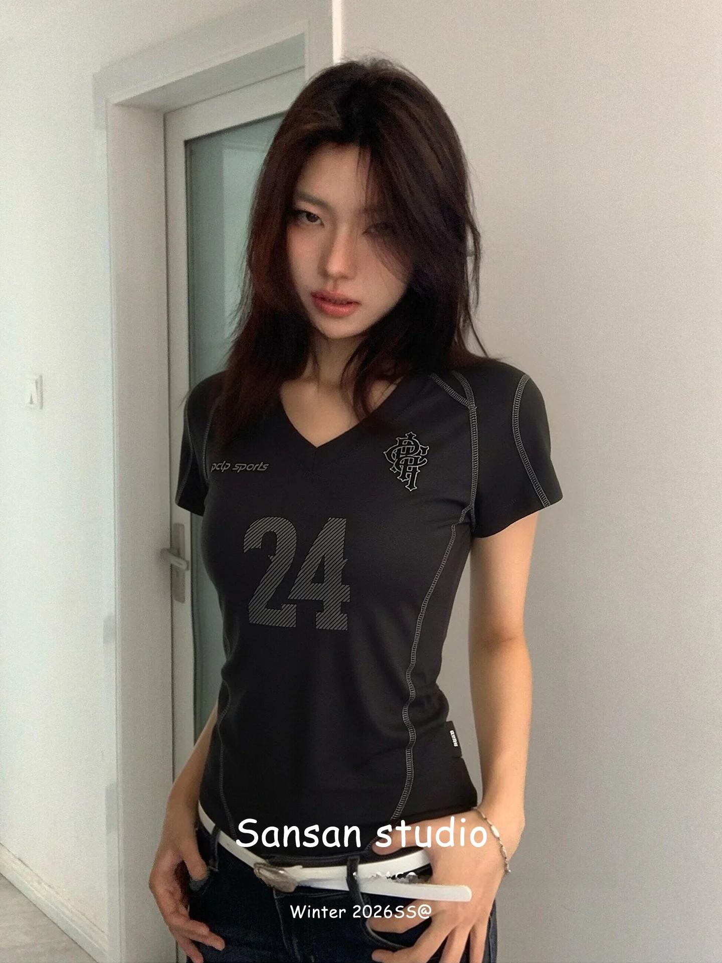 Retro American Sports Style Women's T-shirt Summer Fashion Print Football Shirt Short Sleeve Slim Fit Heavy V-neck Top
Retro American Sports Style Women's T-shirt Summer Fashion Print Football Shirt Short Sleeve Slim Fit Heavy V-neck Top