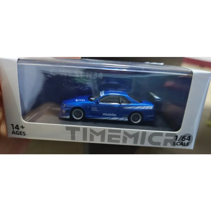 TM 1:64 Skyline GTR R34 die-casting alloy simulation car model for boys as a gift, desktop decoration, and collectible souvenir.
TM 1:64 Skyline GTR R34 die-casting alloy simulation car model for boys as a gift, desktop decoration, and collectible souvenir.