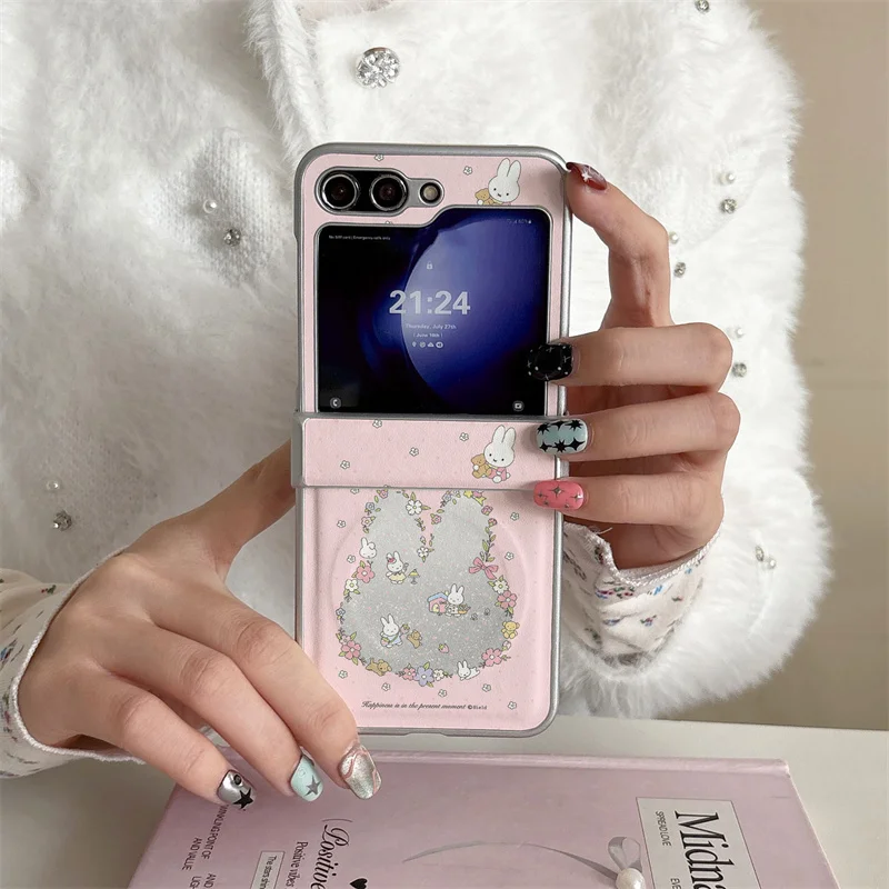 Cute Miffy Rabbit Floral Magnetic phone case For Samsung Galaxy Z Flip 4 5 6 7 FE Pink Glitter Protective Hard Cover For MagSafe
Cute Miffy Rabbit Floral Magnetic phone case For Samsung Galaxy Z Flip 4 5 6 7 FE Pink Glitter Protective Hard Cover For MagSafe