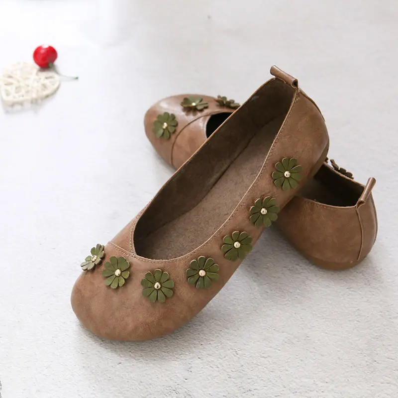 Soft Bottom Slip-On Flat Bottom Women's Shoes Floral Embellished Casual Fashion Single Shoes round Toe Low Heel Rubber Outsole
Soft Bottom Slip-On Flat Bottom Women's Shoes Floral Embellished Casual Fashion Single Shoes round Toe Low Heel Rubber Outsole