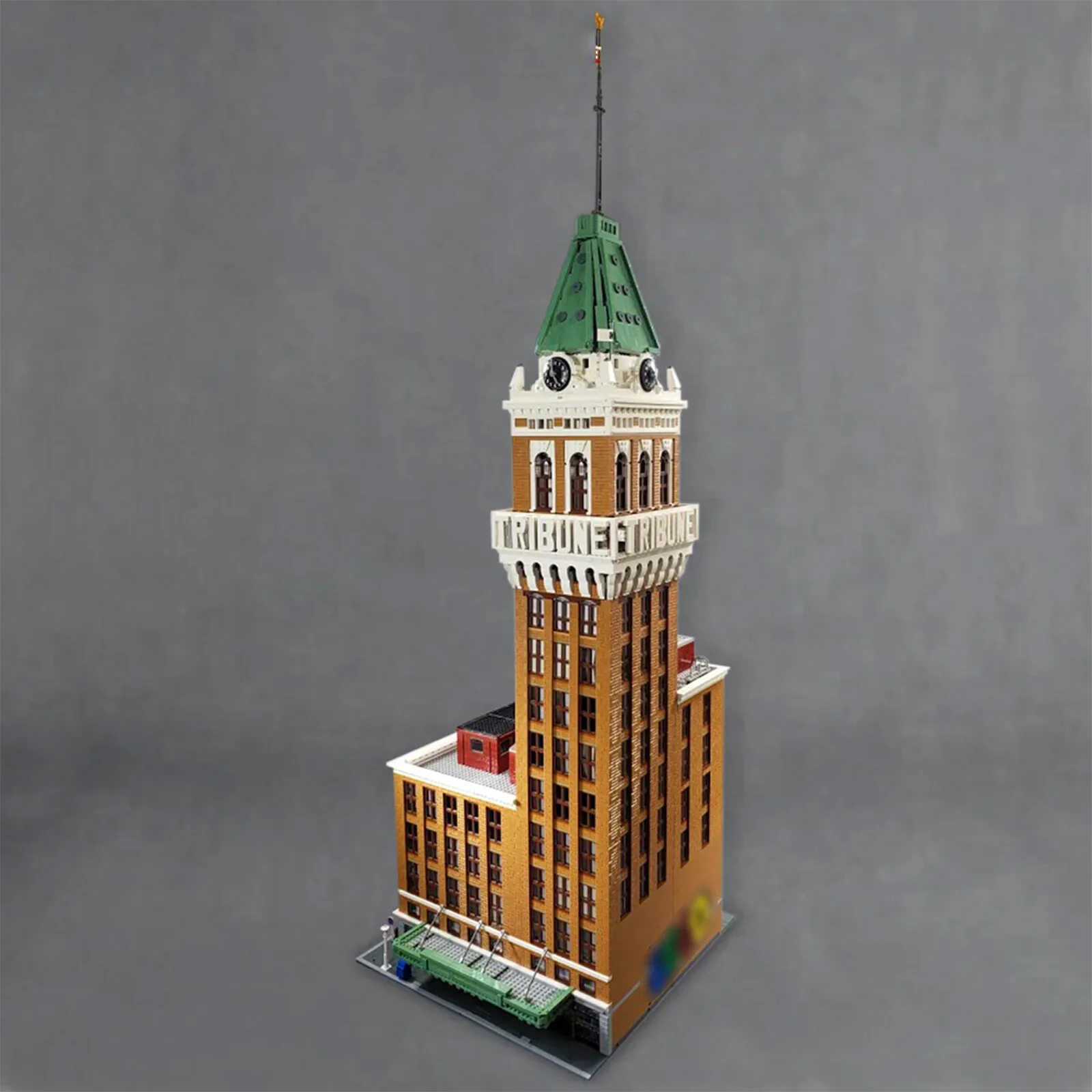 Tribune Tower Skyscraper - Modular Building with Full Interior 14642 Parts
Tribune Tower Skyscraper - Modular Building with Full Interior 14642 Parts