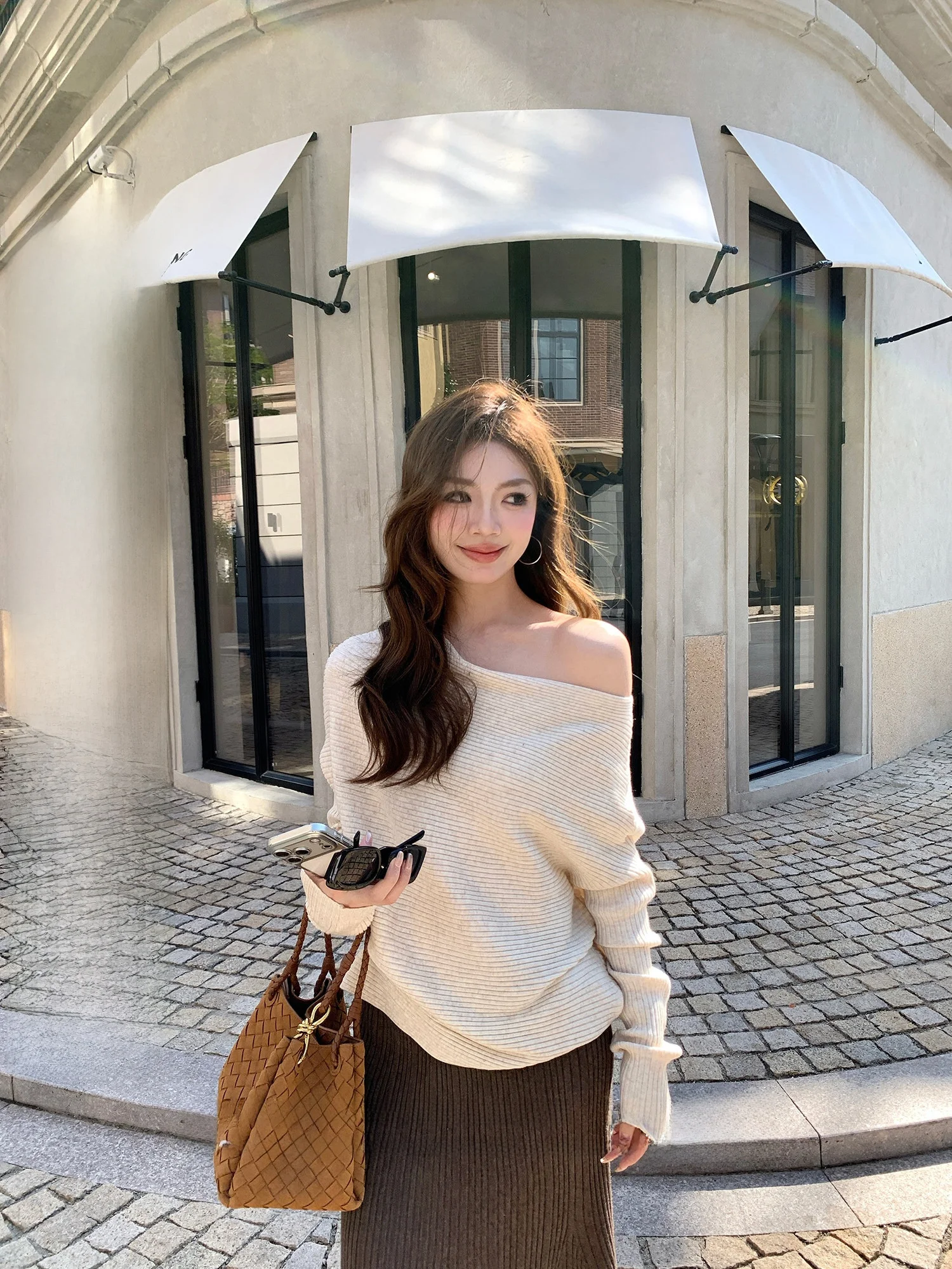 Женский свитер свободного кроя с рукавами «летучая мышь» и асимметричным вырезом на плече, осенне-зимний, повседневный, удобный, с длинными рукавами
Женский свитер свободного кроя с рукавами «летучая мышь» и асимметричным вырезом на плече, осенне-зимний, повседневный, удобный, с длинными рукавами