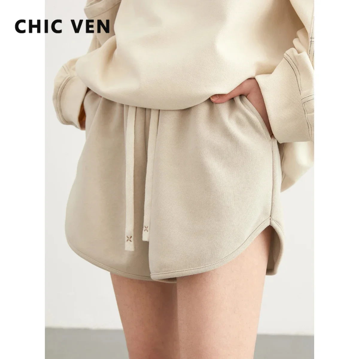 CHIC VEN Women Short Straight Pant New Elastic High Waist Sports Casual Famele Shorts A-line Clothing Spring Summer 2024
CHIC VEN Women Short Straight Pant New Elastic High Waist Sports Casual Famele Shorts A-line Clothing Spring Summer 2024