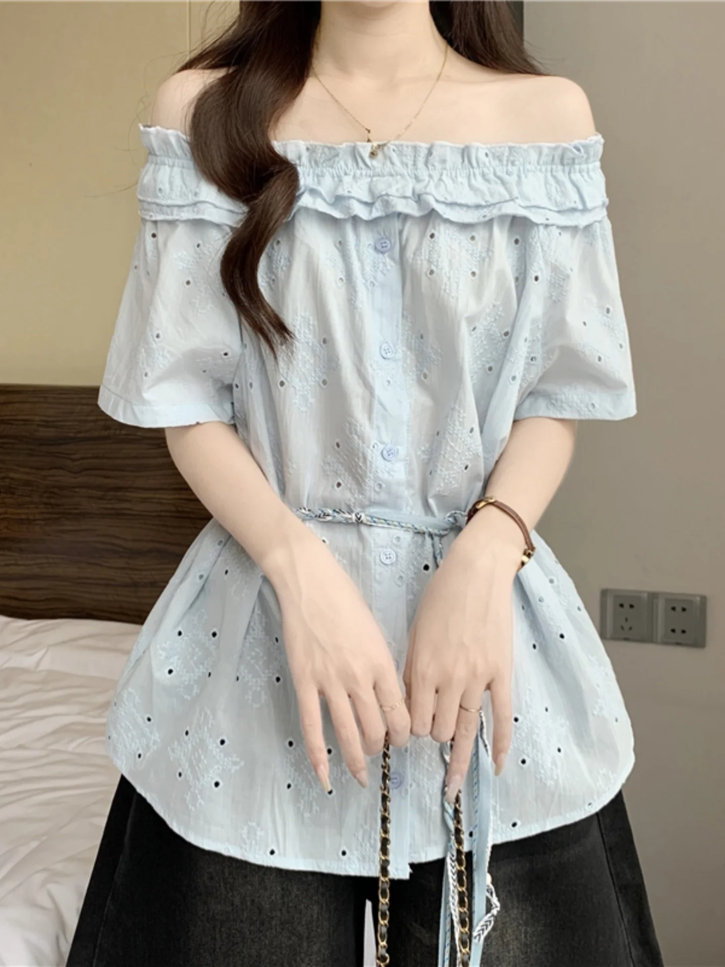 Slimming Lace Hollow out Short Sleeve Base Shirt Women's Summer plus Size Shoulder Bared Waist Cinched Tie Knot Commute Style
Slimming Lace Hollow out Short Sleeve Base Shirt Women's Summer plus Size Shoulder Bared Waist Cinched Tie Knot Commute Style
