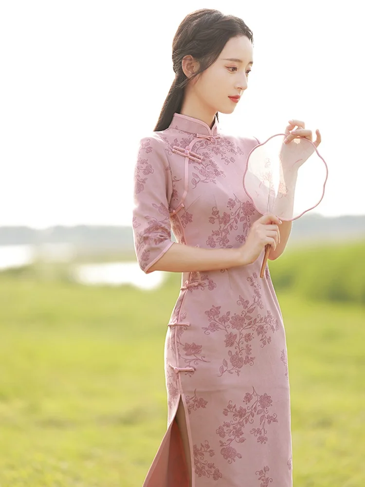 Elegant Pink Dress Traditional Method Modified Version Suitable for Young Girls Daily Wear Spring Autumn Season
Elegant Pink Dress Traditional Method Modified Version Suitable for Young Girls Daily Wear Spring Autumn Season