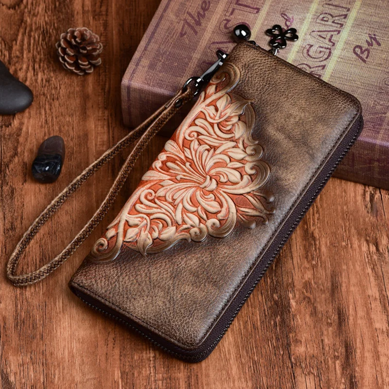 Vintage Female Wrist Purse Clutch Bags Multi-Cards Handy Bag High Quality Women Genuine Leather Embossed Long Zipper Wallet
Vintage Female Wrist Purse Clutch Bags Multi-Cards Handy Bag High Quality Women Genuine Leather Embossed Long Zipper Wallet