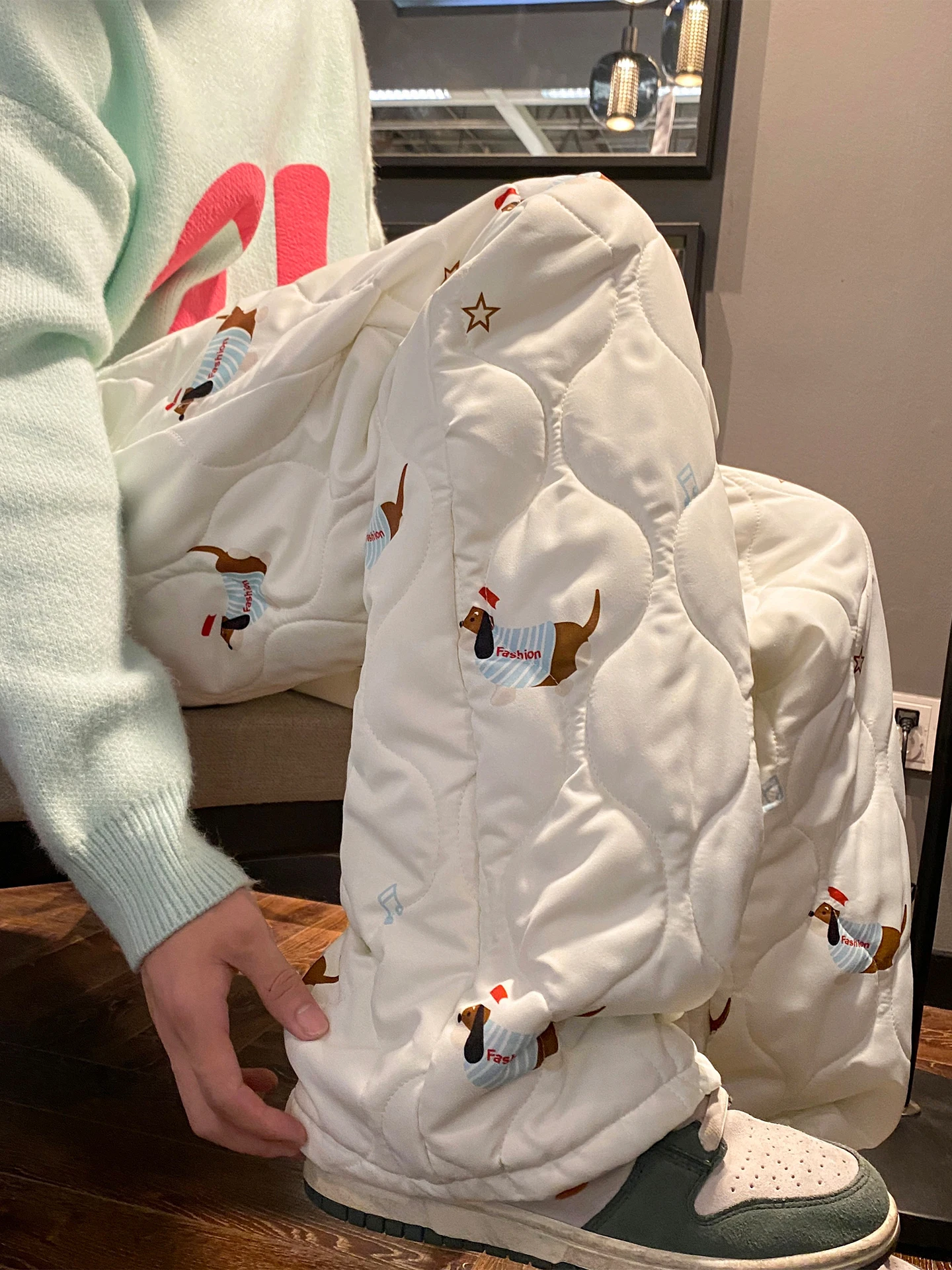 Хлопковые брюки Thiened, мужские зимние модные брендовые теплые морозостойкие широкие брюки, свободные хлопковые брюки, новые молодежные повседневные брюки
Хлопковые брюки Thiened, мужские зимние модные брендовые теплые морозостойкие широкие брюки, свободные хлопковые брюки, новые молодежные повседневные брюки