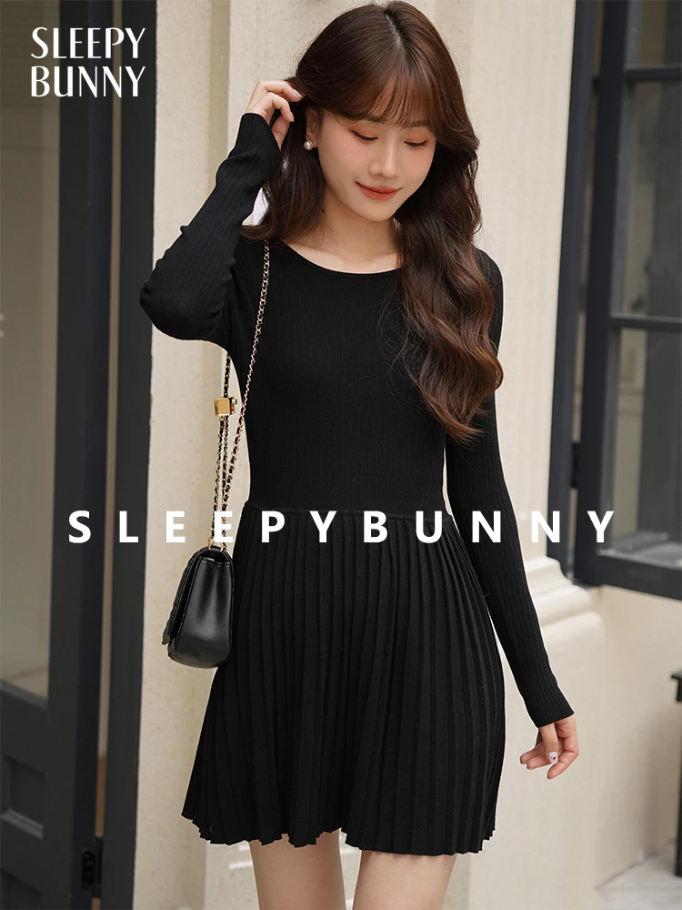 Spring Autumn Slim Fit Knitted Dress Women Pleated Mini Inner Dress Simple Round Neck Long Sleeve Casual Elegant Short Dress
Spring Autumn Slim Fit Knitted Dress Women Pleated Mini Inner Dress Simple Round Neck Long Sleeve Casual Elegant Short Dress