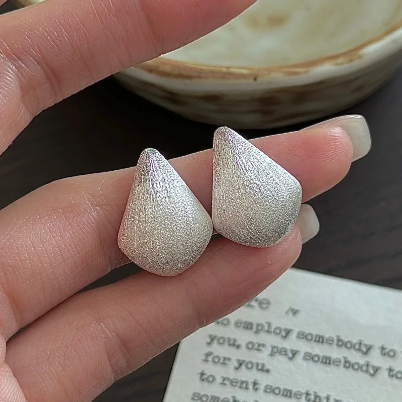 Cciris.Com S925 Silver Brushed Shell Earrings Nickel Free Lead Safe Hypoallergenic Minimalist Wholesale Dainty Jewelry for Women
Cciris.Com S925 Silver Brushed Shell Earrings Nickel Free Lead Safe Hypoallergenic Minimalist Wholesale Dainty Jewelry for Women