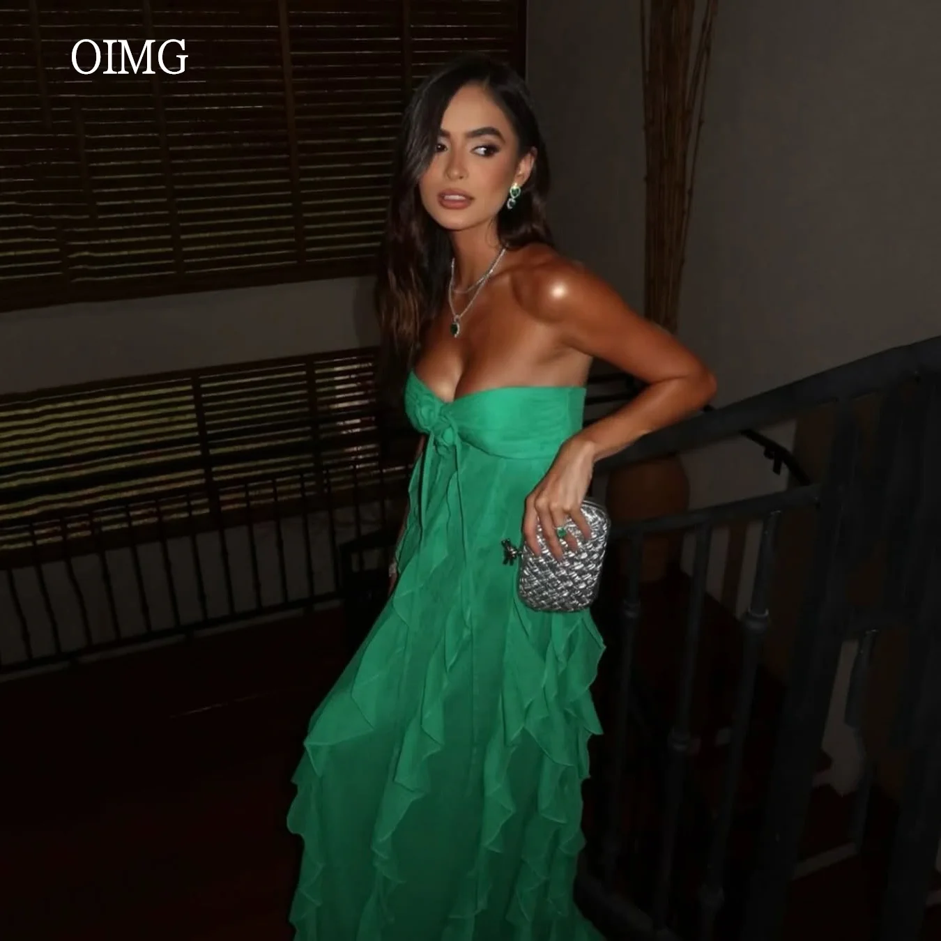 OIMG Maxi Green Strapless A Line Prom Gowns Backless Ruffled Party Gown Floor Length Evening Dress vestidos de verano Customized
OIMG Maxi Green Strapless A Line Prom Gowns Backless Ruffled Party Gown Floor Length Evening Dress vestidos de verano Customized