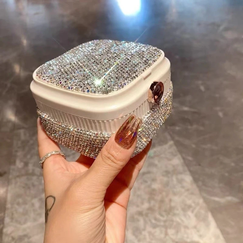 Square-shaped jewelry box with mirror storing rings, earrings, and in a European and American style
Square-shaped jewelry box with mirror storing rings, earrings, and in a European and American style
