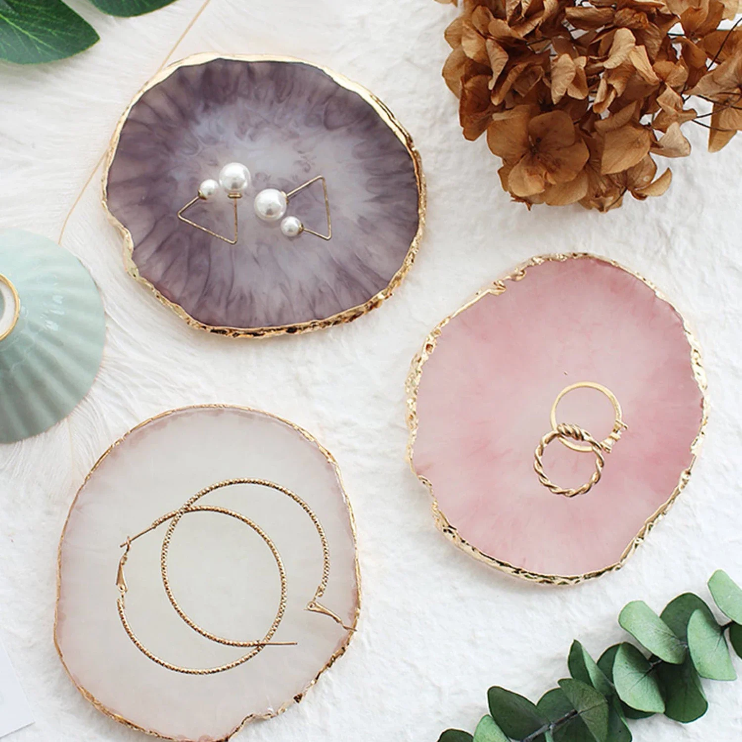 Resin Jewellery Tray Resin Agate Gold Rimmed Palette Home Desktop Storage Gem Trays Necklace Display Tray Photo Decoration Props
Resin Jewellery Tray Resin Agate Gold Rimmed Palette Home Desktop Storage Gem Trays Necklace Display Tray Photo Decoration Props