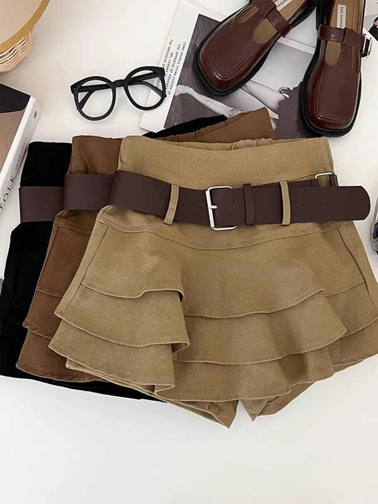 Women Khaki A-line Skirt with Belt Fashion 90s Vintage Y2k Gyaru Korean Skirt Harajuku Emo 2000s Mini Skirts Clothes Summer 2025
Women Khaki A-line Skirt with Belt Fashion 90s Vintage Y2k Gyaru Korean Skirt Harajuku Emo 2000s Mini Skirts Clothes Summer 2025