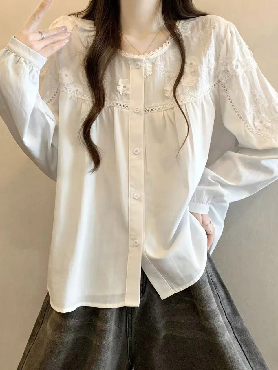 Lace Trim Flower Print White Long Sleeve Women's Shirt Spring 2026 Korean Style Commute Loose Fit round Neck Open Cardigan
Lace Trim Flower Print White Long Sleeve Women's Shirt Spring 2026 Korean Style Commute Loose Fit round Neck Open Cardigan