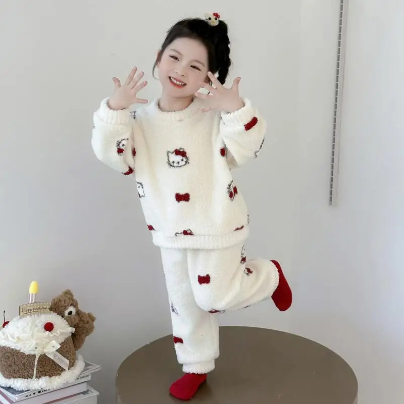Детская пижама Sanrio Kuromi Cinnamoroll, весна-зима, для девочек, из кораллового флиса, двухкомпонентная, милый и уютный комплект для сна и дома
Детская пижама Sanrio Kuromi Cinnamoroll, весна-зима, для девочек, из кораллового флиса, двухкомпонентная, милый и уютный комплект для сна и дома