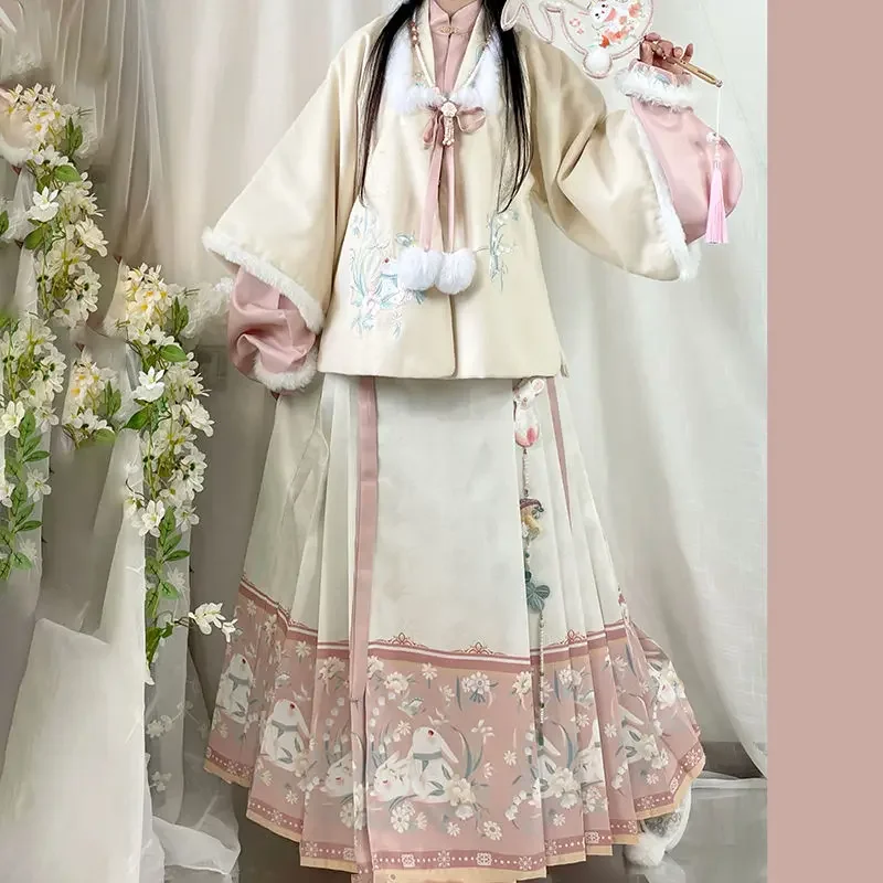 2 Colors Ming Dynasty Fluff Edge Coat Classic Women Winter Horse Face Skirt Original Chinese Traditional Hanfu Dress for women
2 Colors Ming Dynasty Fluff Edge Coat Classic Women Winter Horse Face Skirt Original Chinese Traditional Hanfu Dress for women
