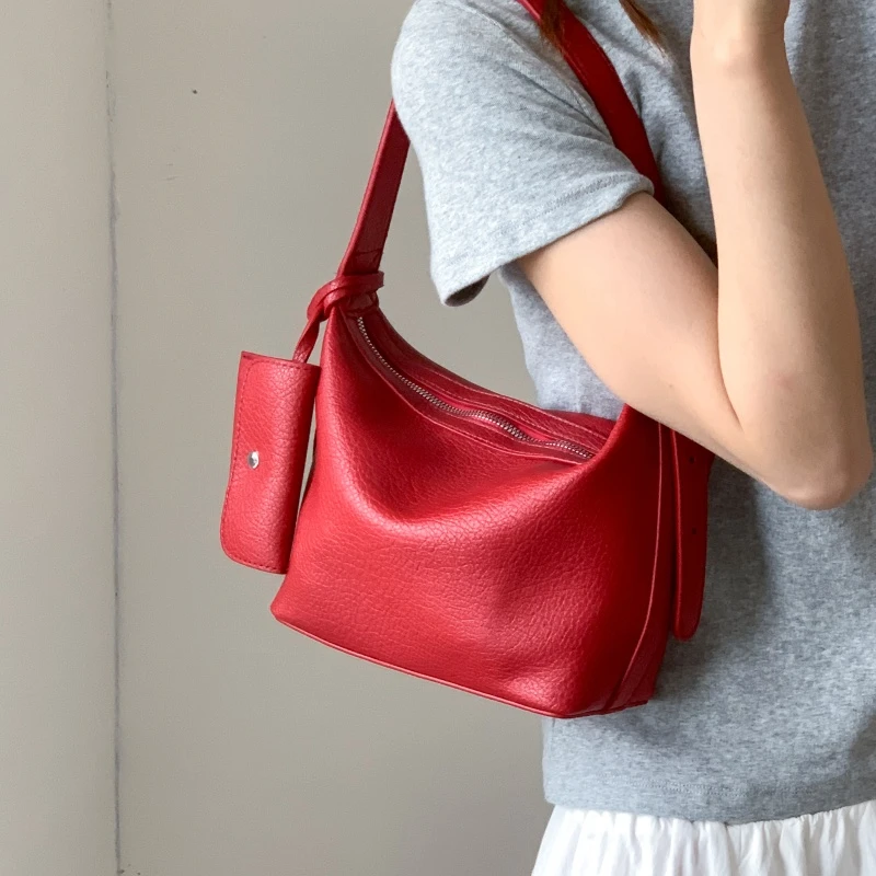 Small Designer Women's Black Bag Simple Retro Crossbody Bags Luxury Pu Leather Female Handbags Pure Color Bucket Shoulder Bags
Small Designer Women's Black Bag Simple Retro Crossbody Bags Luxury Pu Leather Female Handbags Pure Color Bucket Shoulder Bags