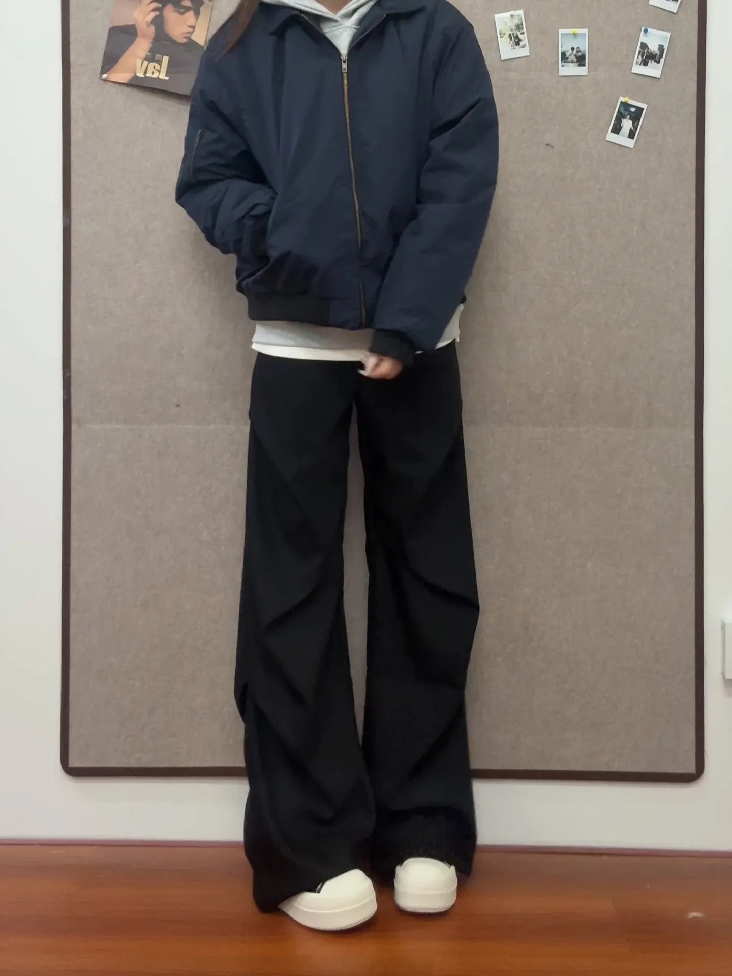 American Style Streetwear Vintage Black Pleated Men's Wide Leg Pants Spring Autumn Cleanfit Trousers High End Drapey Feel
American Style Streetwear Vintage Black Pleated Men's Wide Leg Pants Spring Autumn Cleanfit Trousers High End Drapey Feel