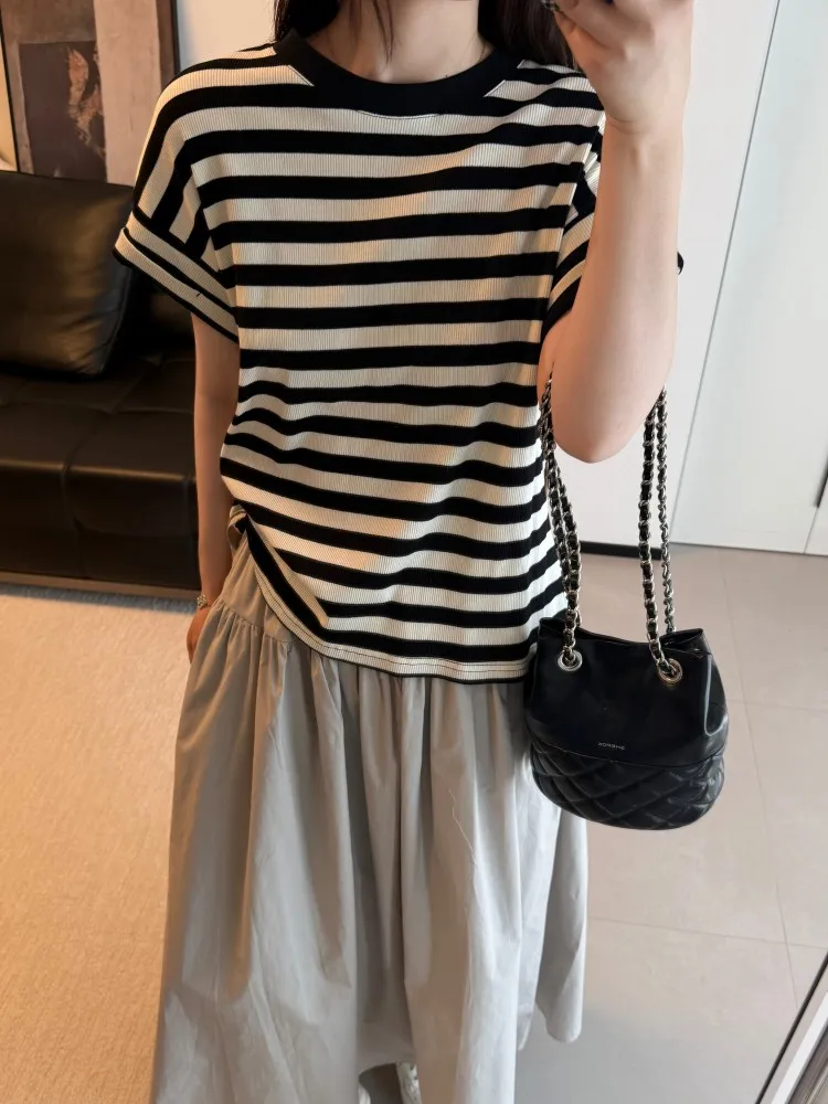 Loose Fit Striped round Neck Short Sleeve T-Shirt Women's Summer New Style Casual Slimming Top Sweet Stripe Ideology
Loose Fit Striped round Neck Short Sleeve T-Shirt Women's Summer New Style Casual Slimming Top Sweet Stripe Ideology