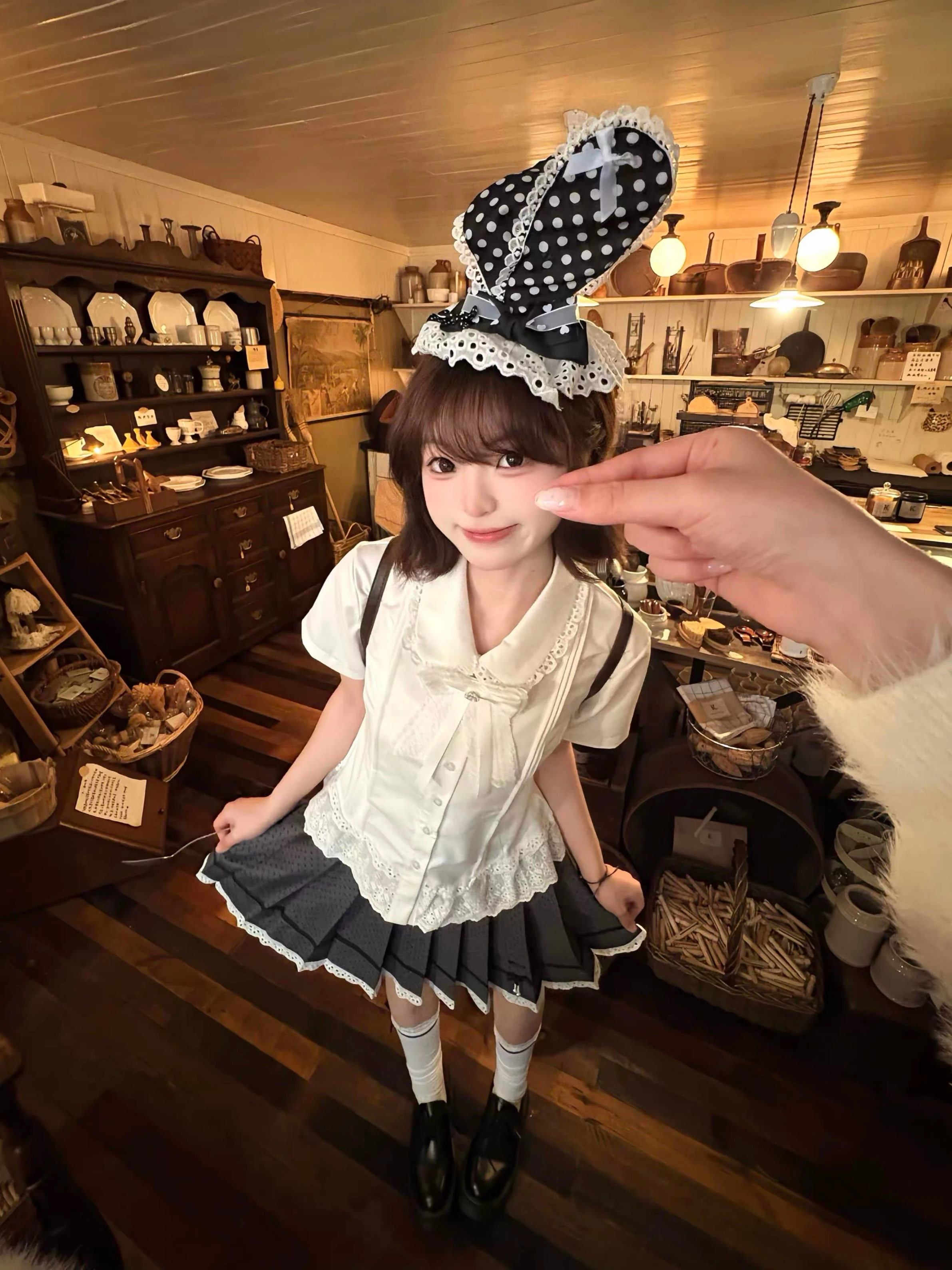 Korean College Style Sweet Two-Piece Set Women's Summer Miu Series Doll Collar Shirt Pleated Skirt Outfit Short Sleeve Blouse
Korean College Style Sweet Two-Piece Set Women's Summer Miu Series Doll Collar Shirt Pleated Skirt Outfit Short Sleeve Blouse