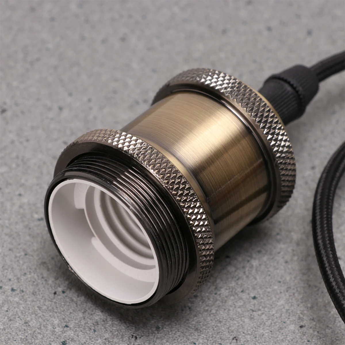 Retro Holder Bronze E27 Lamp Base Light Base High Grade Lamp Holder Material Practical Lighting Accessories
Retro Holder Bronze E27 Lamp Base Light Base High Grade Lamp Holder Material Practical Lighting Accessories
