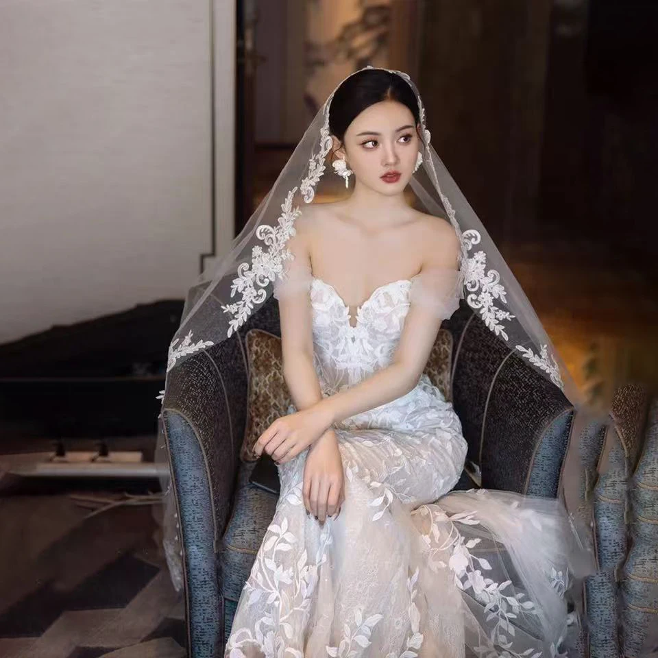 Белая слоновая кость, длинная соборная длина, фата, аппликации, свадебная фата, свадебные аксессуары De Mariage Boda Voile De Mariée
Белая слоновая кость, длинная соборная длина, фата, аппликации, свадебная фата, свадебные аксессуары De Mariage Boda Voile De Mariée