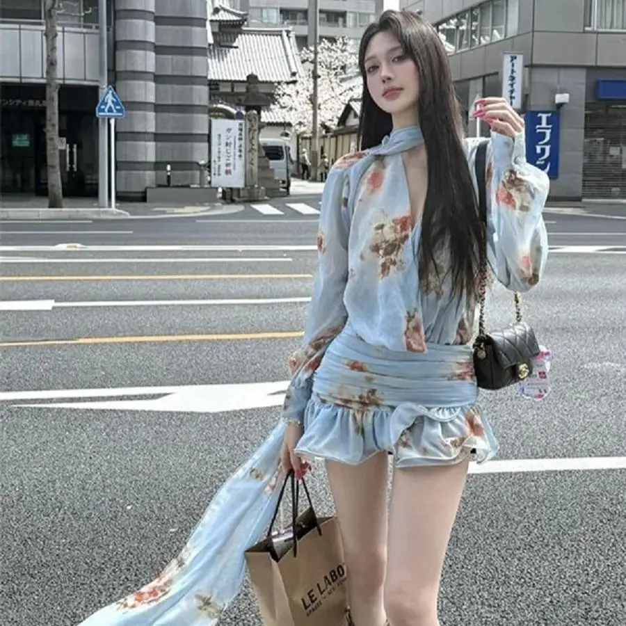 Japanese Blue Floral V-Neck Chiffon Dress Women Summer Temperament Waist-Hugging A-Line Short Skirt Ruffled Skirt
Japanese Blue Floral V-Neck Chiffon Dress Women Summer Temperament Waist-Hugging A-Line Short Skirt Ruffled Skirt