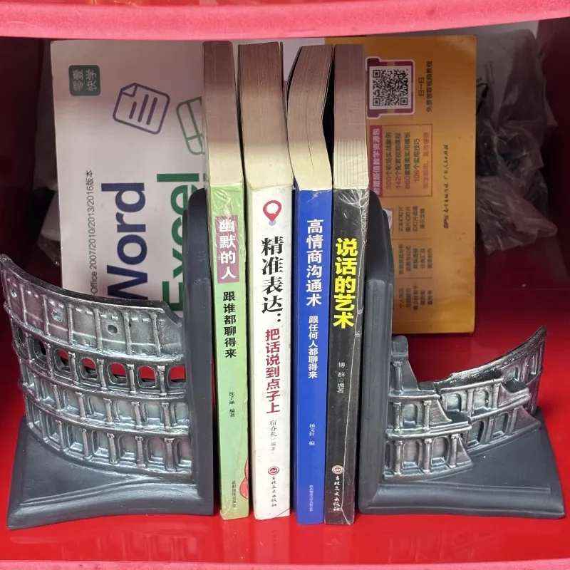 2Pcs Office Desk Crafts Creative Decorative Ornaments Decorative Resin Roman Colosseum Book Stand
2Pcs Office Desk Crafts Creative Decorative Ornaments Decorative Resin Roman Colosseum Book Stand