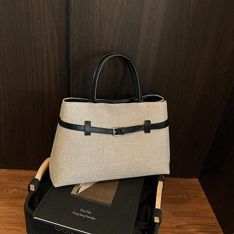 Elegant Women's Messenger Bag Luxury Designer Leather Crossbody Shoulder Handbag Ladies Tote Stylish Brand Fashionable Accessory
Elegant Women's Messenger Bag Luxury Designer Leather Crossbody Shoulder Handbag Ladies Tote Stylish Brand Fashionable Accessory
