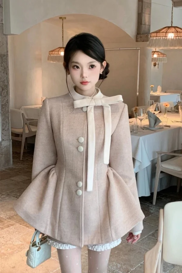 2024 Fall/Winter Chic Tweed Set for Women Elegant Jacket & High-Waisted Slim Shorts French Style Rich Girl Outfit Two-Piece Set
2024 Fall/Winter Chic Tweed Set for Women Elegant Jacket & High-Waisted Slim Shorts French Style Rich Girl Outfit Two-Piece Set